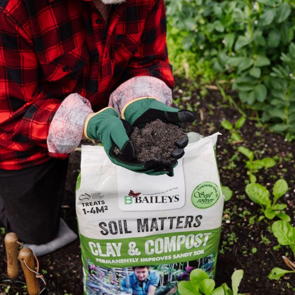 clay and compost Baileys Fertilisers